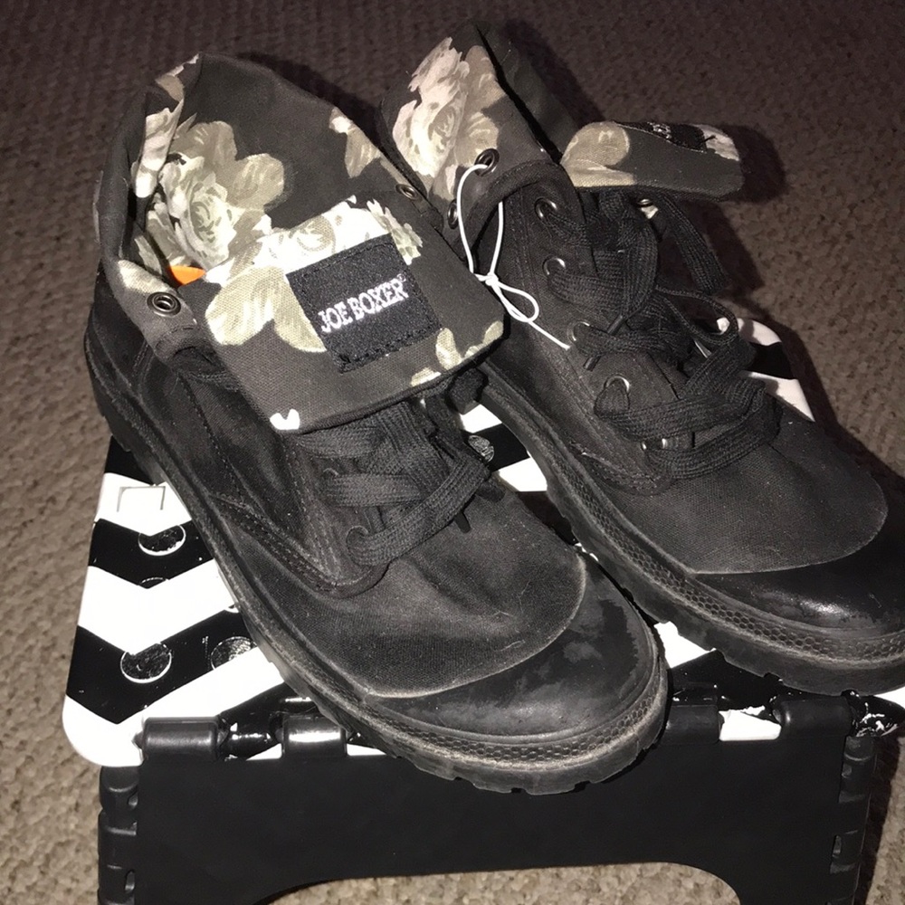Sneakers